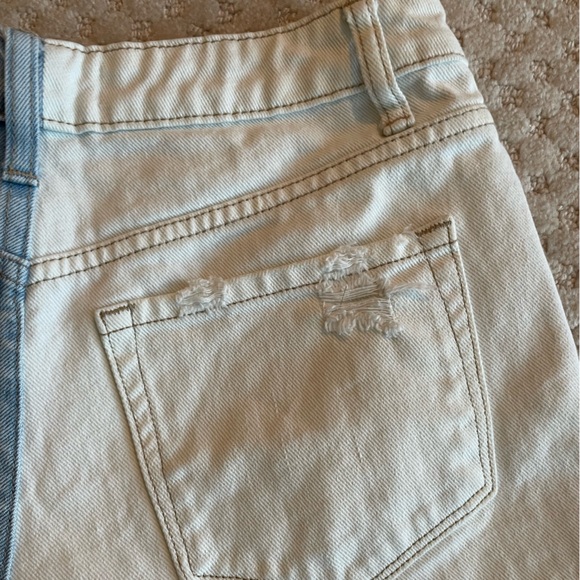Vervet High Rise Two-Tone Distressed Denim Shorts Half Classic Half Sass - Picture 10 of 16